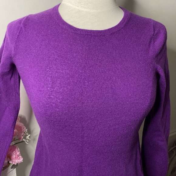 🌷100% Merino Wool🌷 Purple Sweater - Picture 3 of 7